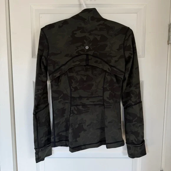 lululemon athletica Camouflage Zip Up Jacket - Picture 3 of 3